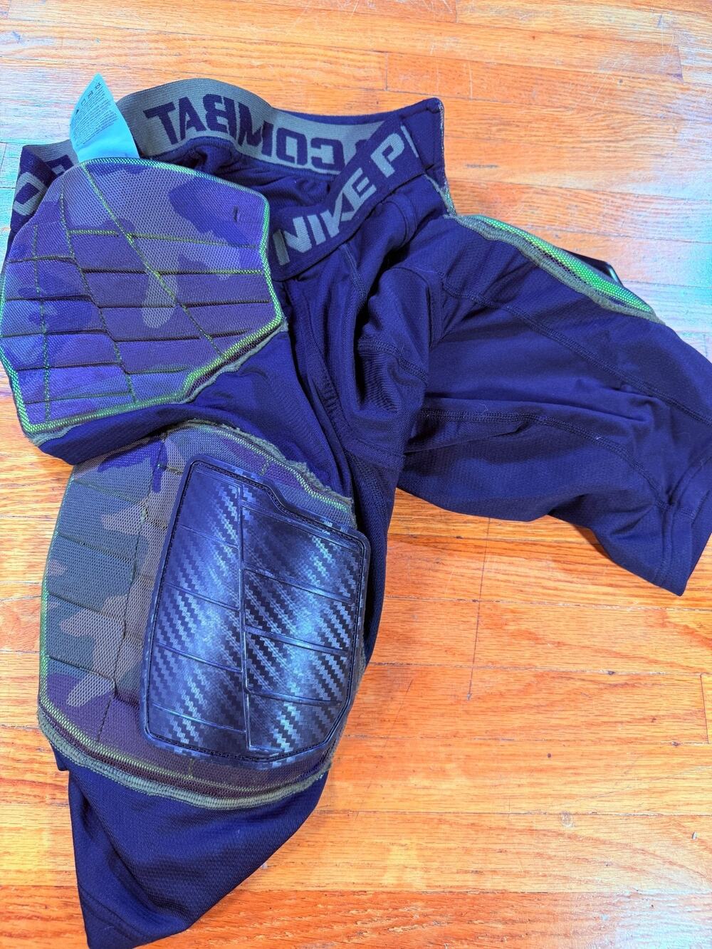 Nike Pro Combat Padded Football Pants – Medium